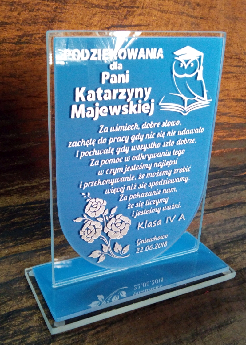 statuetki szkoła, podziękowania dla nauczyciela dla wychowawcy na koniec roku szkolnego