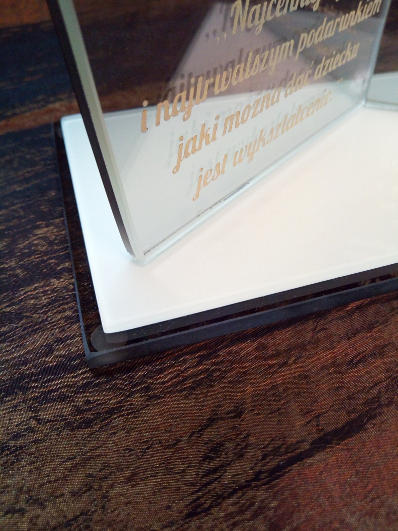 statuetki szkoła, podziękowania dla nauczyciela dla wychowawcy na koniec roku szkolnego