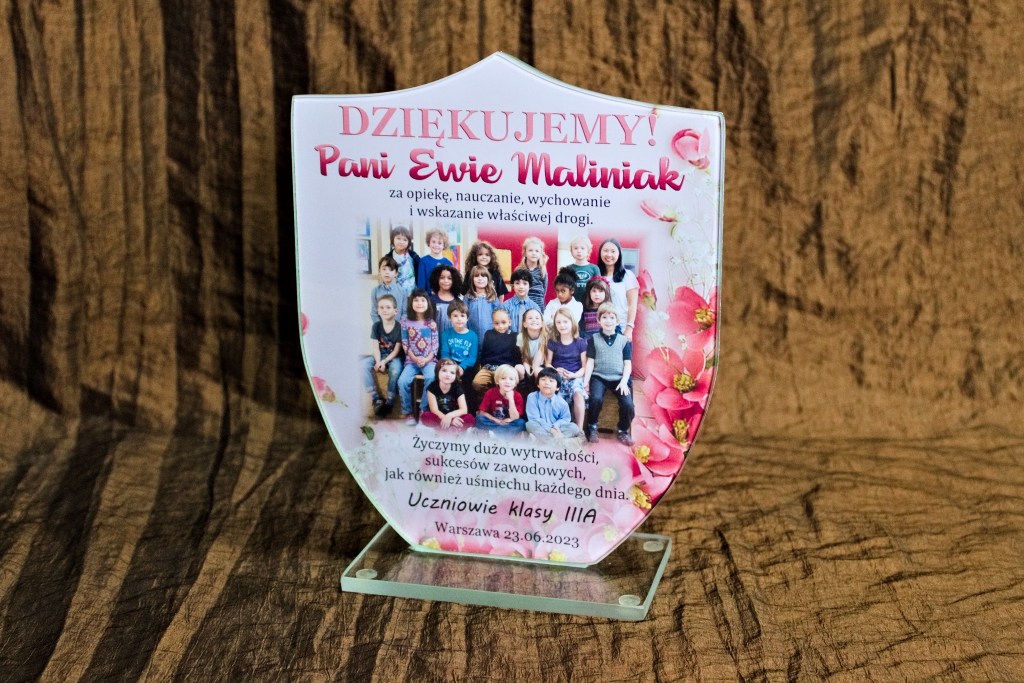 statuetki szkoła, podziękowania dla nauczyciela dla wychowawcy na koniec roku szkolnego