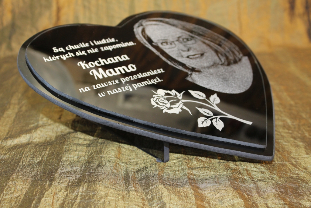 Grawerowane serce ze zdjęciem i dedykacją dla mamy, taty, babci, dziadka, dziadkow, na grób. Grawer własnego napisu 